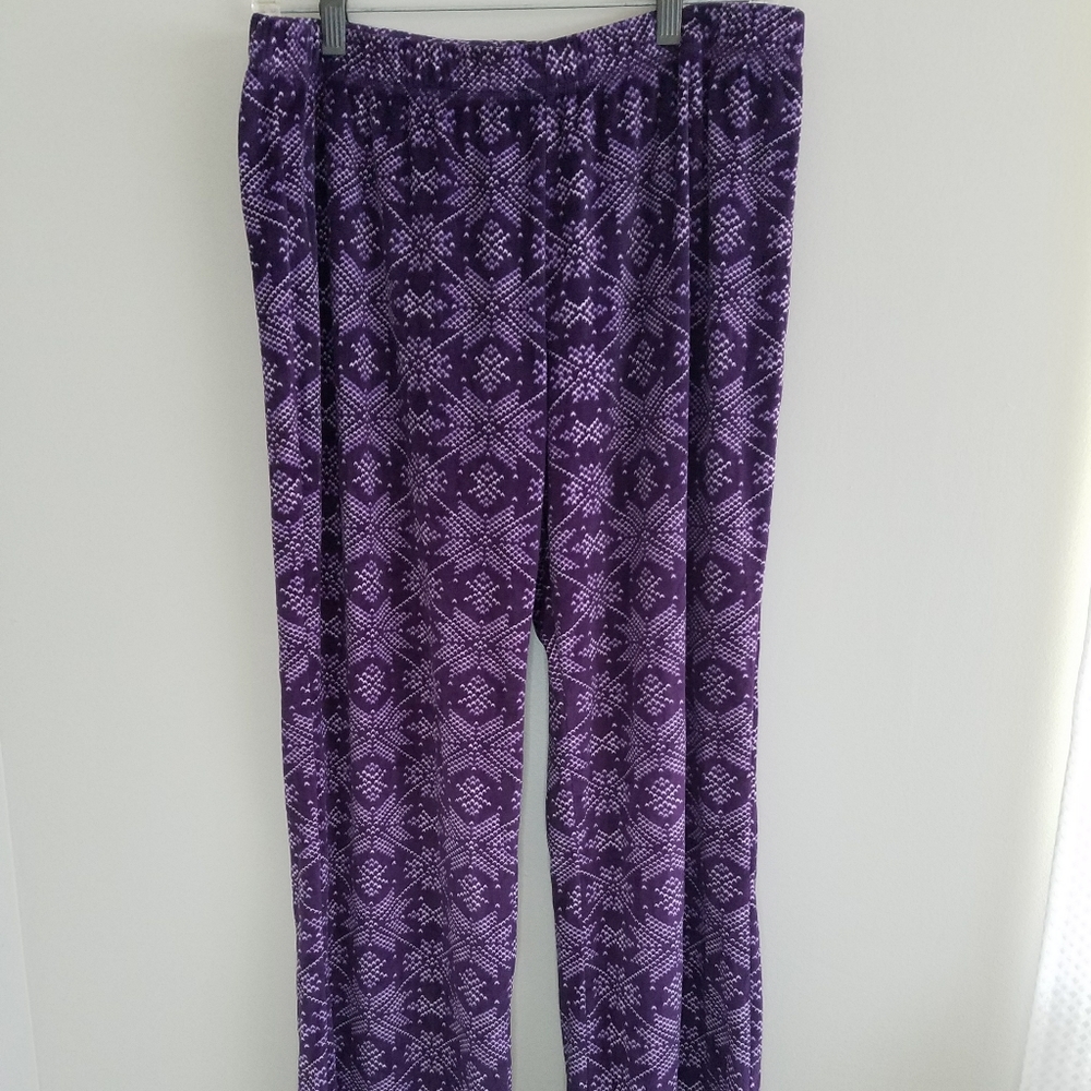 3/$15 Soft, cozy pajama pants